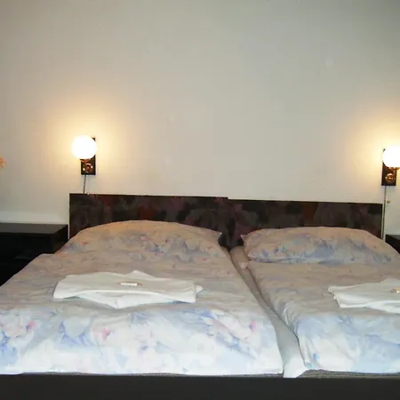 Hotel Parkan 3*